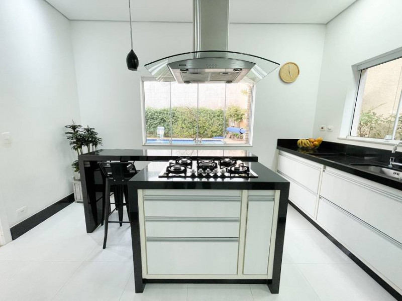 Casa de condomínio à venda Vila Mira com 372m² e 4 quartos por R$ 2.950.000 - 1655204182-rouxinol-atibaia-cozinha-6.jpg