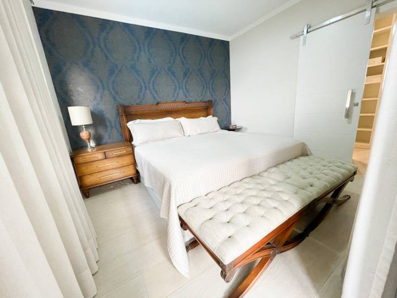Casa de condomínio à venda Vila Mira com 372m² e 4 quartos por R$ 2.950.000 - 687143966-rouxinol-atibaia-suite-master-3.jpg