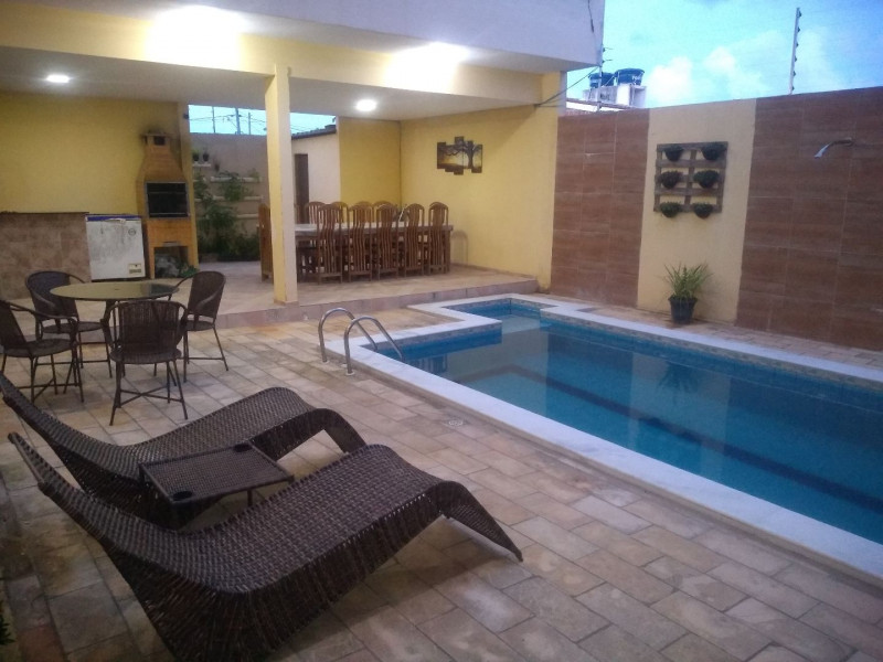 Casa para alugar Centro com 400m² e 4 quartos por R$ 1.200 - 1728079888-edc2d05c-953f-40bb-b0de-228eada8de56.jpeg