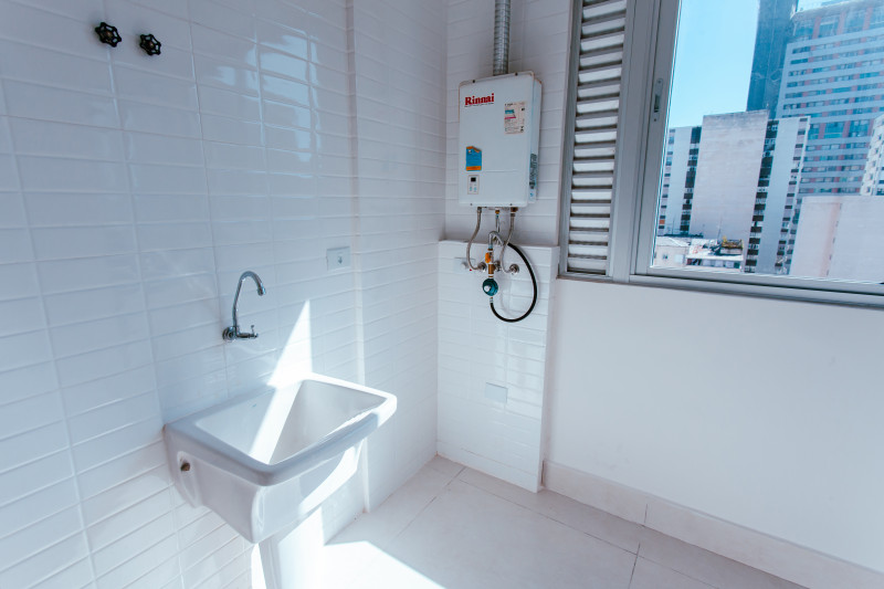 Apartamento à venda Mercês com 144m² e 4 quartos por R$ 720.000 - 1469596318-021-lavanderia.jpg