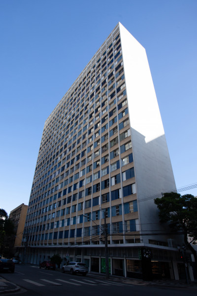 Apartamento à venda Mercês com 144m² e 4 quartos por R$ 720.000 - 1484941745-001-fachada.jpg