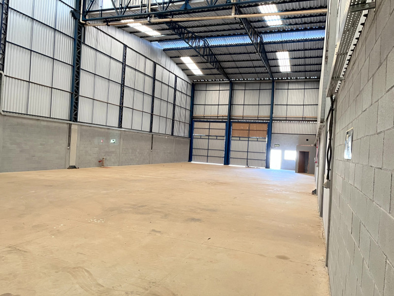 Comercial para alugar São Dimas com 4300m² e 1 quarto por R$ 14 - 258770280-img-0490.jpg