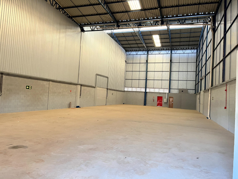 Comercial para alugar São Dimas com 4300m² e 1 quarto por R$ 14 - 81539888-img-0491.jpg