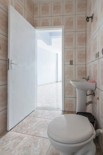 Studio à venda República com 37m² e 1 quarto por R$ 230.000 - 1977136426-banheiro-2.jpg