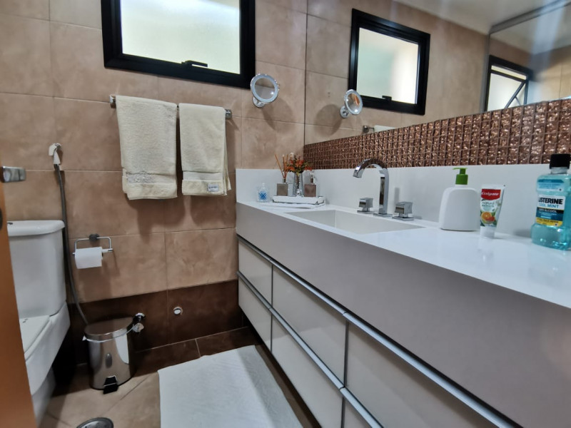 Apartamento à venda Vila Suzana com 164m² e 4 quartos por R$ 890.000 - 806731977-img-20211113-wa0043-banheiro-suite-1.jpg