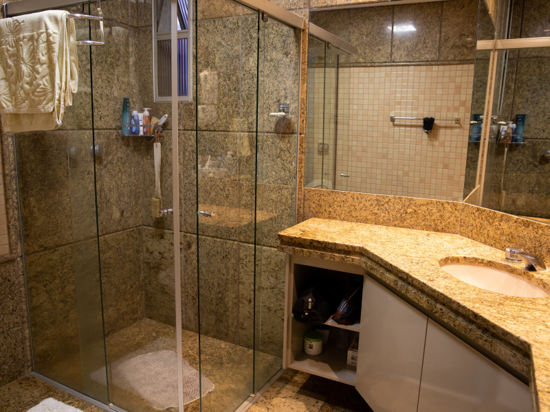 Apartamento à venda Santo Agostinho com 230m² e 4 quartos por R$ 2.340.000 - banheiro-suite-2.jpg