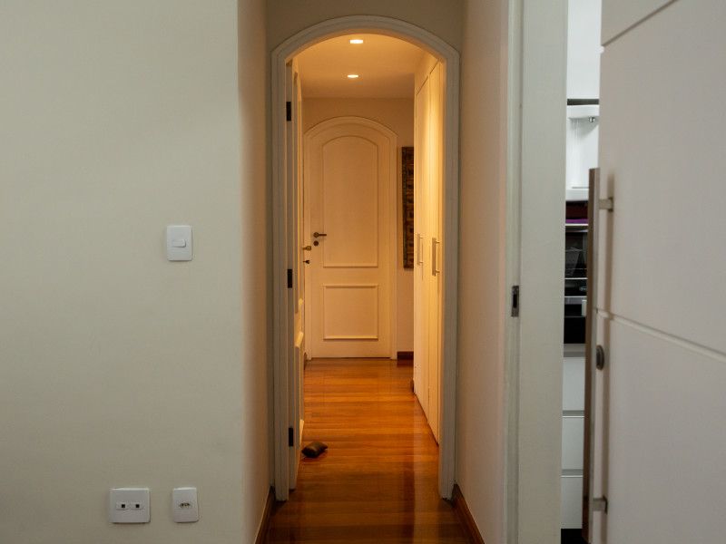 Apartamento à venda Santo Agostinho com 230m² e 4 quartos por R$ 2.340.000 - corredor.jpg