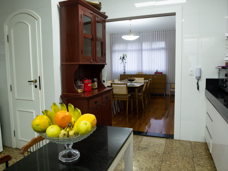 Apartamento à venda Santo Agostinho com 230m² e 4 quartos por R$ 2.340.000 - cozinha-e-copa-1.jpg