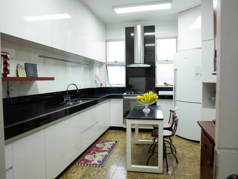 Apartamento à venda Santo Agostinho com 230m² e 4 quartos por R$ 2.340.000 - cozinha.jpg