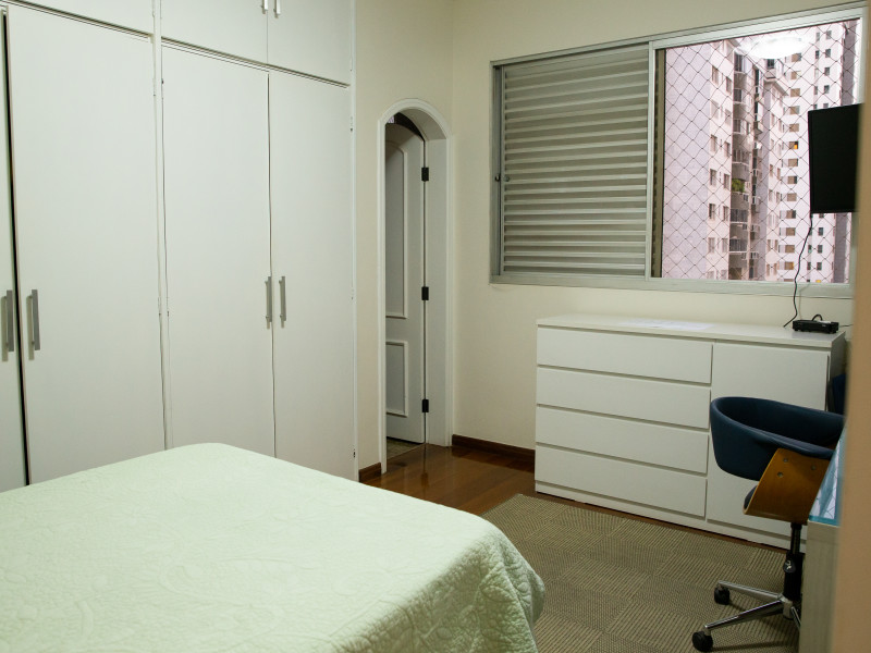 Apartamento à venda Santo Agostinho com 230m² e 4 quartos por R$ 2.340.000 - suite-1.jpg
