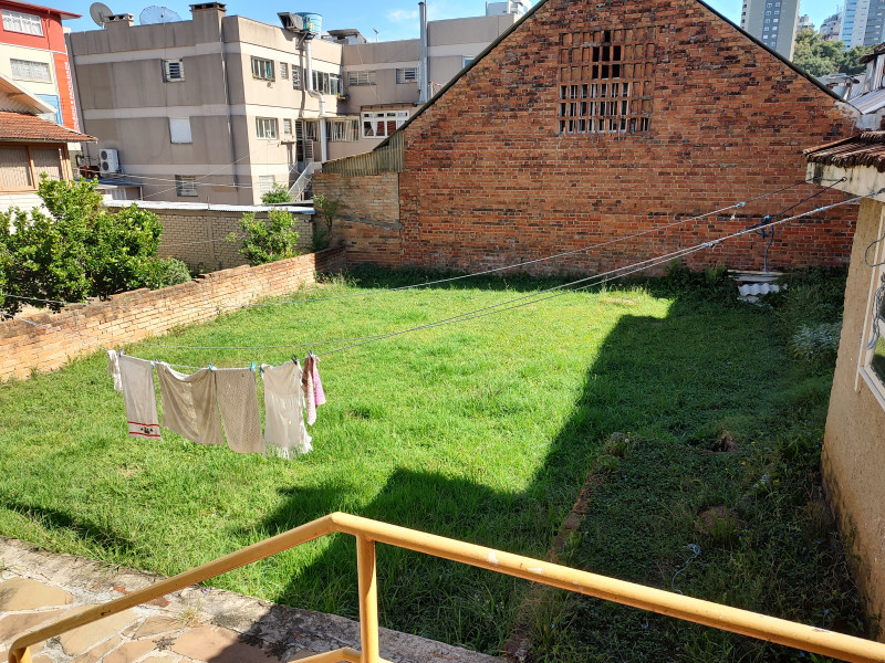 Casa à venda Centro com 660m² e 3 quartos por R$ 2.100.000 - 1426234310-terreno-fundos.jpg