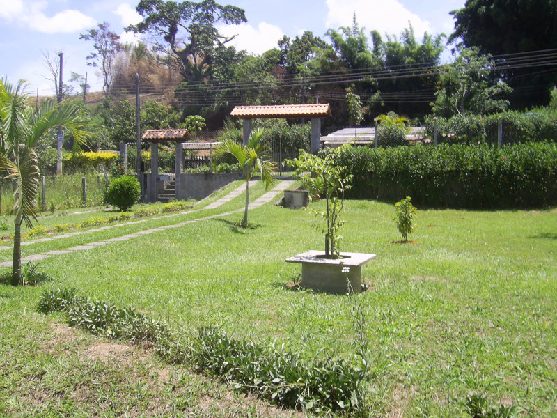 Chácara à venda São Francisco com 200m² e 4 quartos por R$ 600.000 - 2142966080-10-foto-jardim-esquerda1.JPG