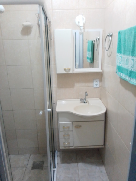 Chácara à venda São Francisco com 200m² e 4 quartos por R$ 600.000 - 679573107-15-banheiro-social.jpg