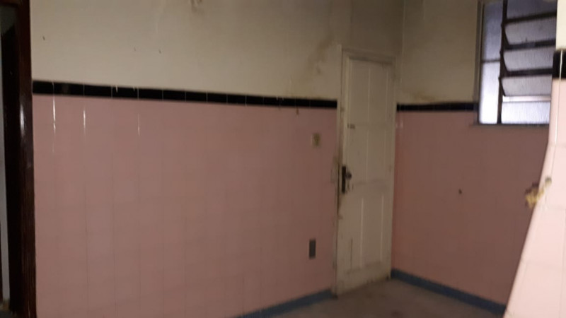 Apartamento à venda Campo Grande com 50m² e 2 quartos por R$ 147.000 - 1400576887-cozinha-porta-de-entrada.jpg