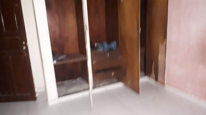 Apartamento à venda Campo Grande com 50m² e 2 quartos por R$ 147.000 - 1619967324-quarto-maior-com-armarios-embutidos-abertos.jpg