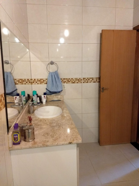 Casa de condomínio à venda Parque Residencial Maria Elmira com 5000m² e 4 quartos por R$ 1.000.000 - 719050657-banheiro-suite-1c.jpg