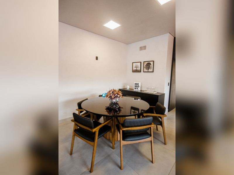 Casa à venda Centro com 640m² e 3 quartos por R$ 1.400.000 - int-2002.jpg