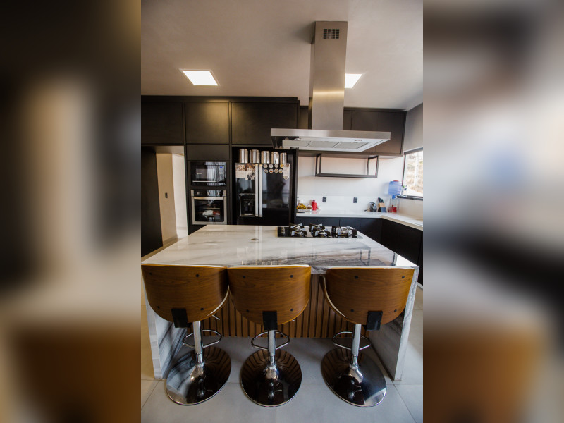 Casa à venda Centro com 640m² e 3 quartos por R$ 1.400.000 - int-2005.jpg