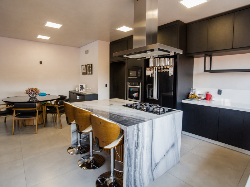 Casa à venda Centro com 640m² e 3 quartos por R$ 1.400.000 - int-2007.jpg