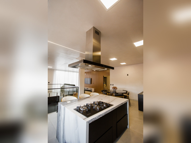 Casa à venda Centro com 640m² e 3 quartos por R$ 1.400.000 - int-2012.jpg