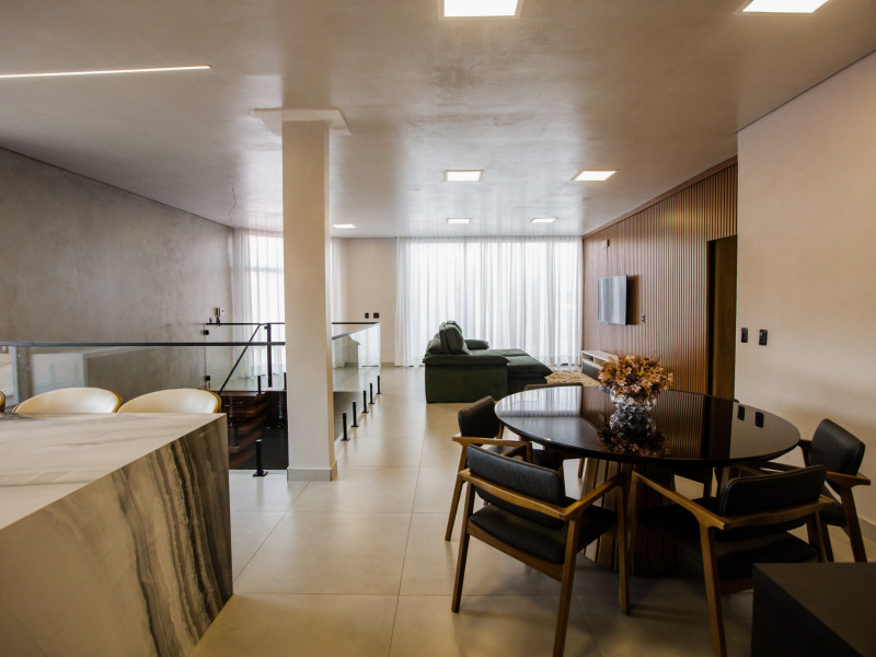 Casa à venda Centro com 640m² e 3 quartos por R$ 1.400.000 - int-2032.jpg