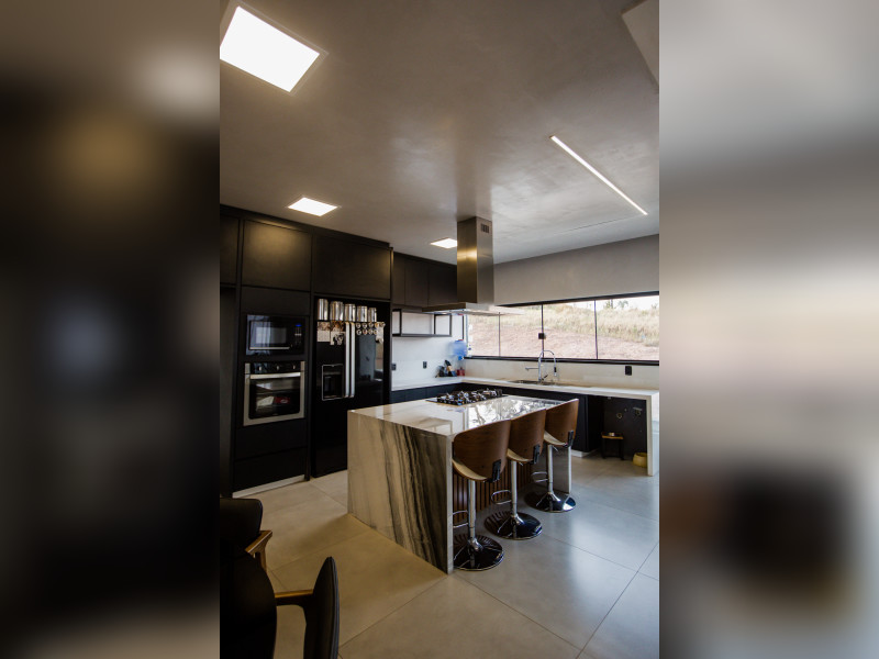 Casa à venda Centro com 640m² e 3 quartos por R$ 1.400.000 - int-2042.jpg