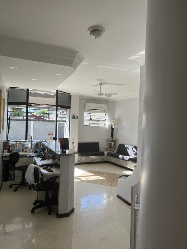 Comercial à venda Centro com 218m² e 1 quarto por R$ 1.500.000 - 1984645046-3d8dbc62-315b-411f-9cd4-3d3d7de26dc9.jpeg