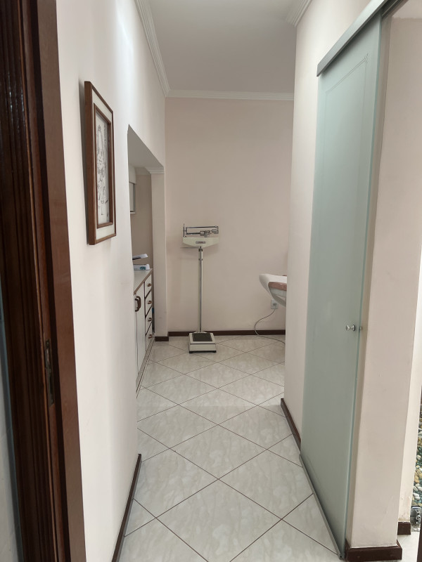 Comercial à venda Centro com 218m² e 1 quarto por R$ 1.500.000 - 2051114371-c8f9442f-00b0-46b7-8ee0-fc3b03315ce9.jpeg