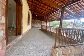 Casa à venda Ouro Minas com 313m² - 4 dormitórios -  vagas - R$ 559.000 - 684415693-casa-varanda-2.jpeg