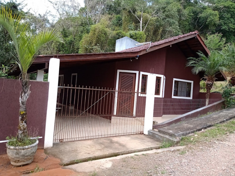 Casa à venda Centro com 100m² e 2 quartos por R$ 230.000 - 1970576537-cc01a209-065d-4c8d-9395-f878d39ca350.jpeg