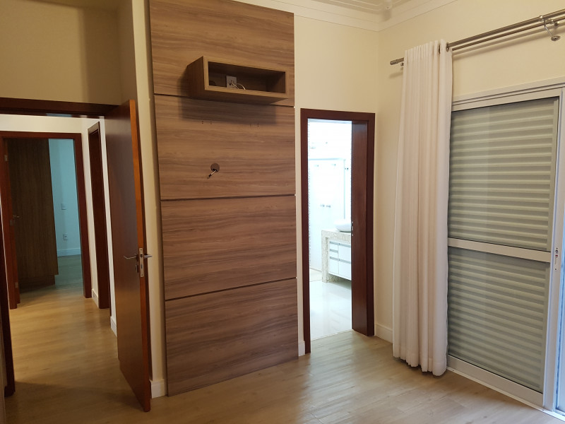 Casa à venda Parque do Castelo com 201m² e 3 quartos por R$ 890.000 - 1159719493-20180512-164053.jpg