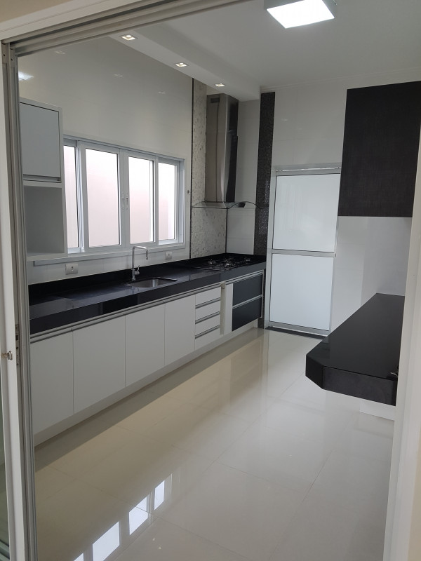 Casa à venda Parque do Castelo com 201m² e 3 quartos por R$ 890.000 - 1291977950-20180512-162442.jpg