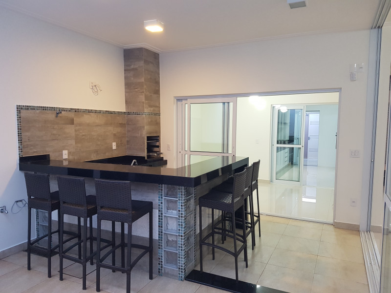 Casa à venda Parque do Castelo com 201m² e 3 quartos por R$ 890.000 - 1747878223-20180512-173335.jpg