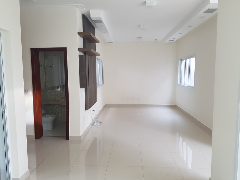 Casa à venda Parque do Castelo com 201m² e 3 quartos por R$ 890.000 - 1976212482-20180512-162813.jpg