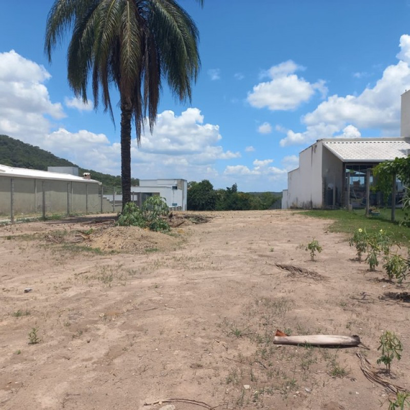 Terreno à venda Solar do Madeira com 2000m² e 1 quarto por R$ 560.000 - 1852059415-3.jpg