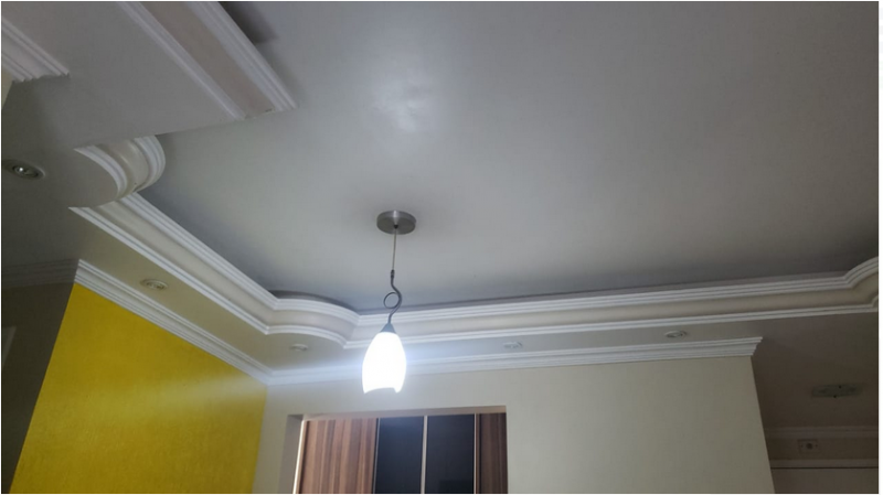 Apartamento à venda Centro com 53m² e 2 quartos por R$ 500.000 - 704516427-sanca-da-sala-com-jogo-de-iluminaccao.png