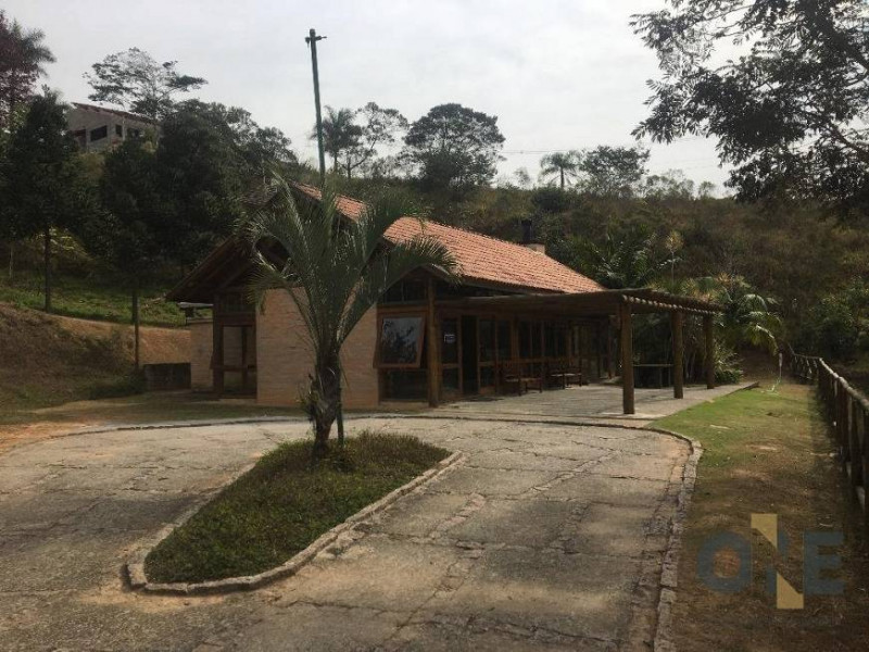 Casa de condomínio à venda Centro com 1000m² e 4 quartos por R$ 1.350.000 - 1472430401-condominio-granja-viana-ii-salao-festas.jpg