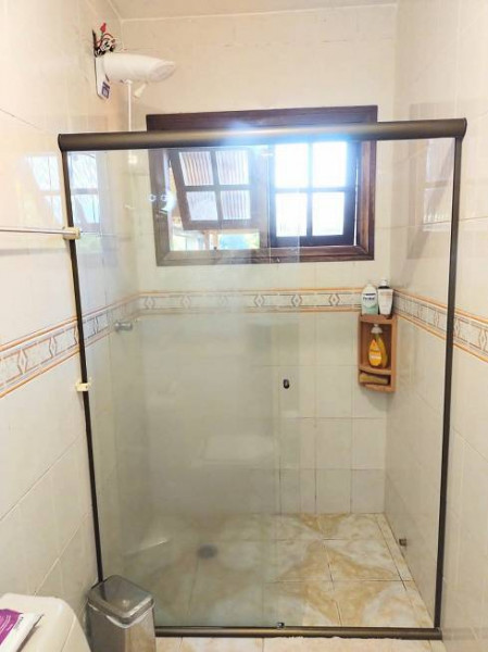 Casa de condomínio à venda Centro com 1000m² e 4 quartos por R$ 1.350.000 - 836407814-foto-casa-banheiro-suite.jpg