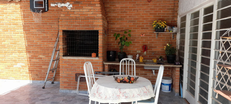 Casa à venda Vila Jardini com 200m² e 3 quartos por R$ 490.000 - 2125932254-b4e4a91f-3dde-4390-9820-ca5917115d44.jpg
