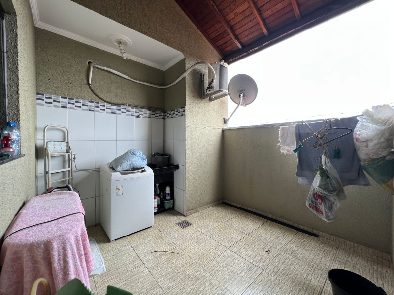 Comercial à venda Jardim Florence com 164m² e 1 quarto por R$ 430.000 - 1002238243-img-20230305-wa0028.jpg