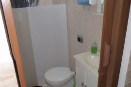 Casa à venda Jardim Consórcio com 141m² - 3 dormitórios -  vagas - R$ 600.000 - 1354015294-banheiro-do-salao.jpeg
