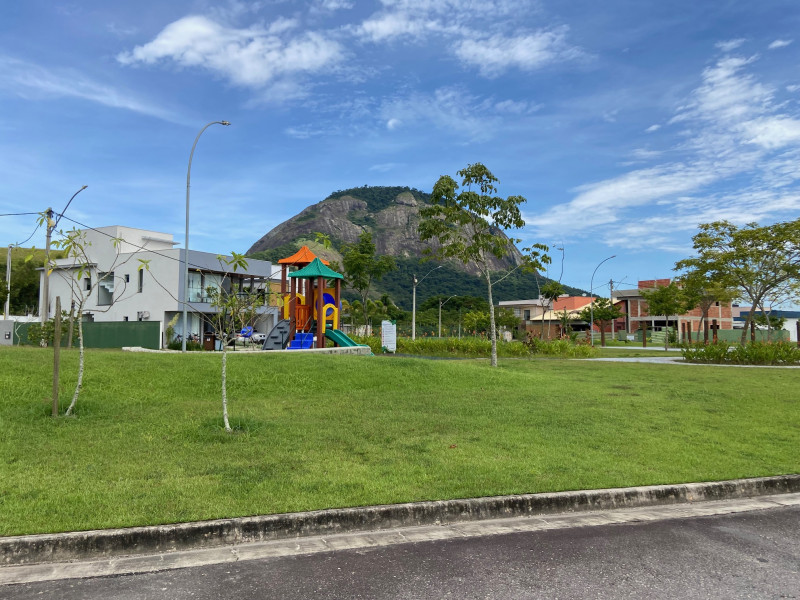 Terreno à venda Inoã com 370m² e 1 quarto por R$ 175.000 - 1499572760-23-praca-com-parquinho.jpg
