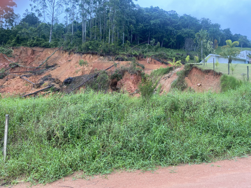 Terreno à venda Centro com 1120m² e 1 quarto por R$ 150.000 - 1683149574-3ea8ddd8-586f-4547-83d1-3d8919896e47.jpeg