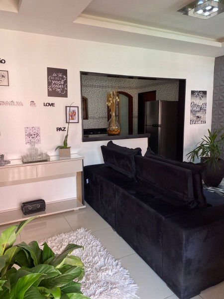 Casa à venda Pita com 250m² e 3 quartos por R$ 380.000 - 1078369953-24c12fed-9e62-4b50-83dc-c0d5918ab431.jpeg