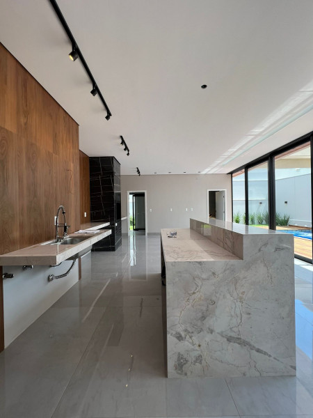Casa de condomínio à venda Santo Antônio com 571m² e 5 quartos por R$ 2.800.000 - 1682534604-991239a2-dca5-4d3b-8484-1b5301221503.jpeg