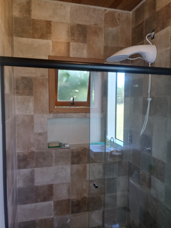 Casa à venda São João do Rio Vermelho com 153m² e 4 quartos por R$ 700.000 - 93619452-box-banheiro.jpg