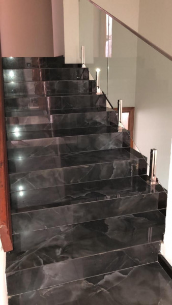 Casa à venda Jardim dos Oliveiras com 258m² e 3 quartos por R$ 749.000 - 2008709292-284ad829-3525-400f-a8ed-fe7f5731774d.jpeg