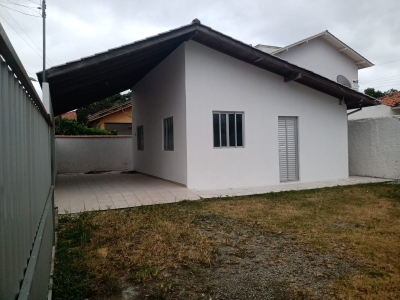 Casa à venda Ingleses do Rio Vermelho com 250m² e 2 quartos por R$ 300.000 - 1849722236-6232ddf9-c33a-47f4-a1e9-0f17d3d5055e.jpeg