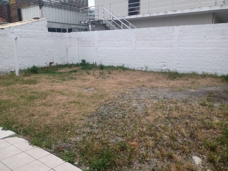 Casa à venda Ingleses do Rio Vermelho com 250m² e 2 quartos por R$ 300.000 - 883839133-5152222b-0f91-47d4-82cd-7ac31cda14d7.jpeg