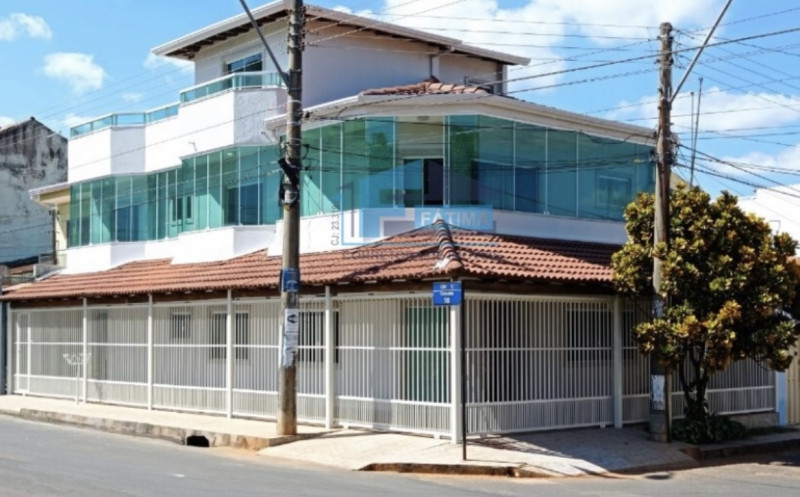 Casa à venda Centro com 300m² e 5 quartos por R$ 1.150.000 - 1781981316-9baa7963-fe3d-4a21-91f8-3601399d7b79.jpeg